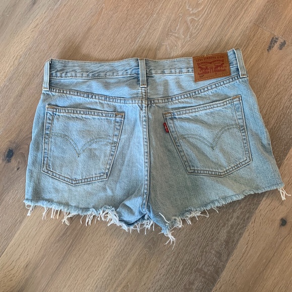 Levi’s 501 High Waisted Shorts - Size 28 - Picture 3 of 4